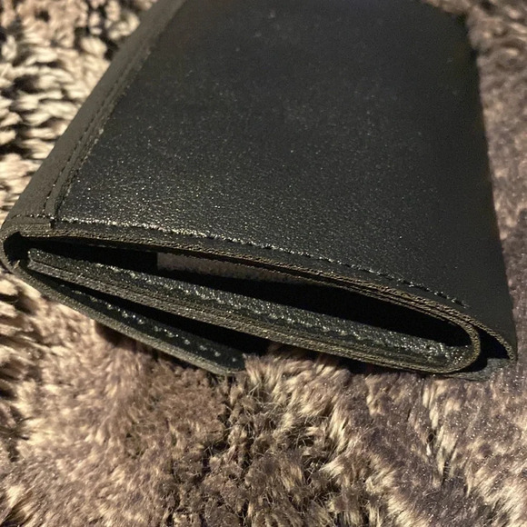 Fashion  Vegan Leather V logo small wallet New - Picture 6 of 11